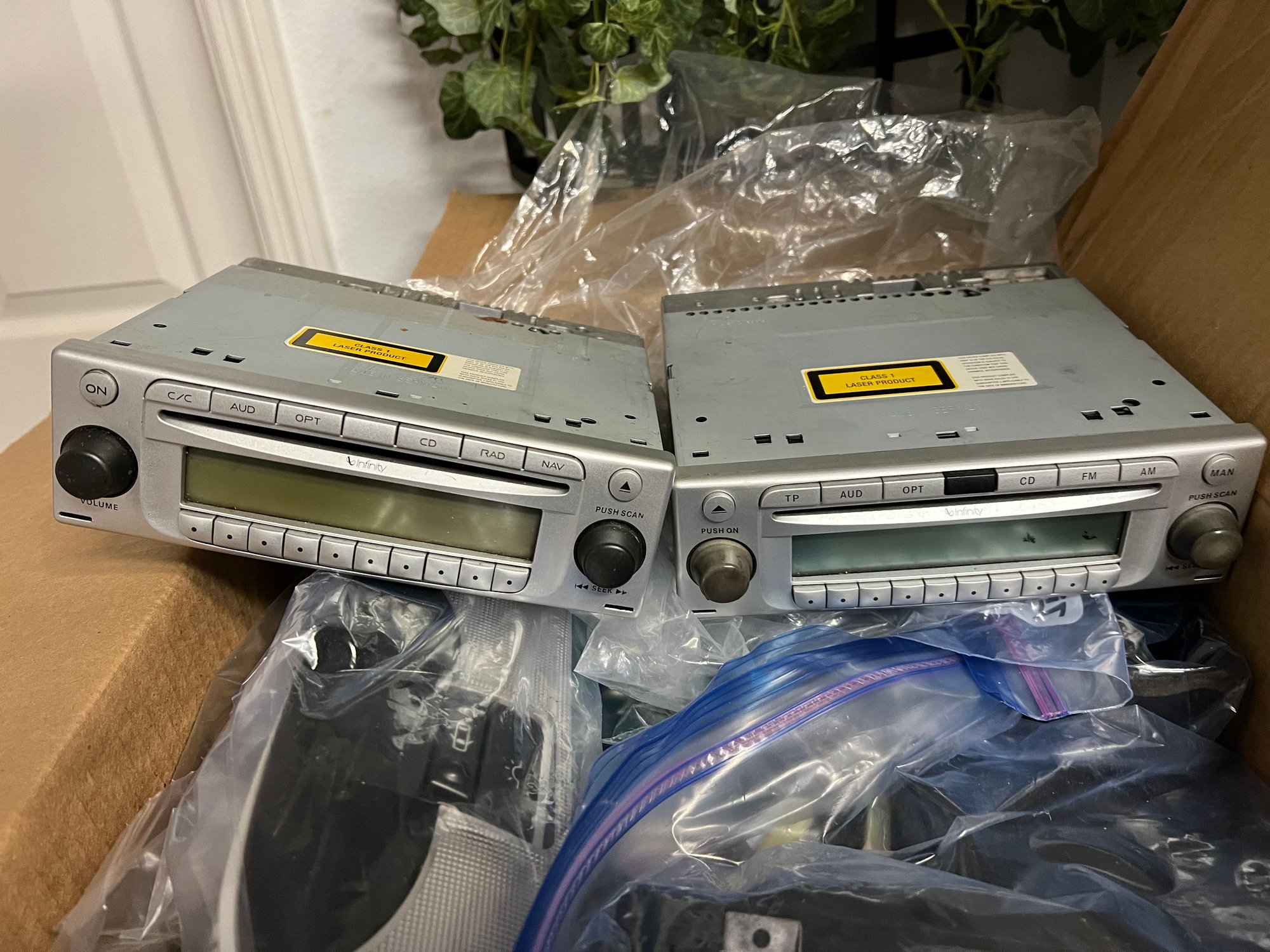 Audio Video/Electronics - Original radios, 2 of them - Used - -1 to 2024  All Models - Sarasota, FL 30242, United States