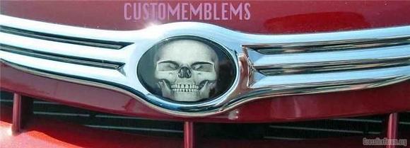 Chrysler Crossfire Emblem Skull