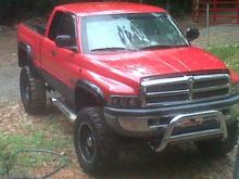 2000 Dodge Ram 2500 4X4 Lifted with 37's