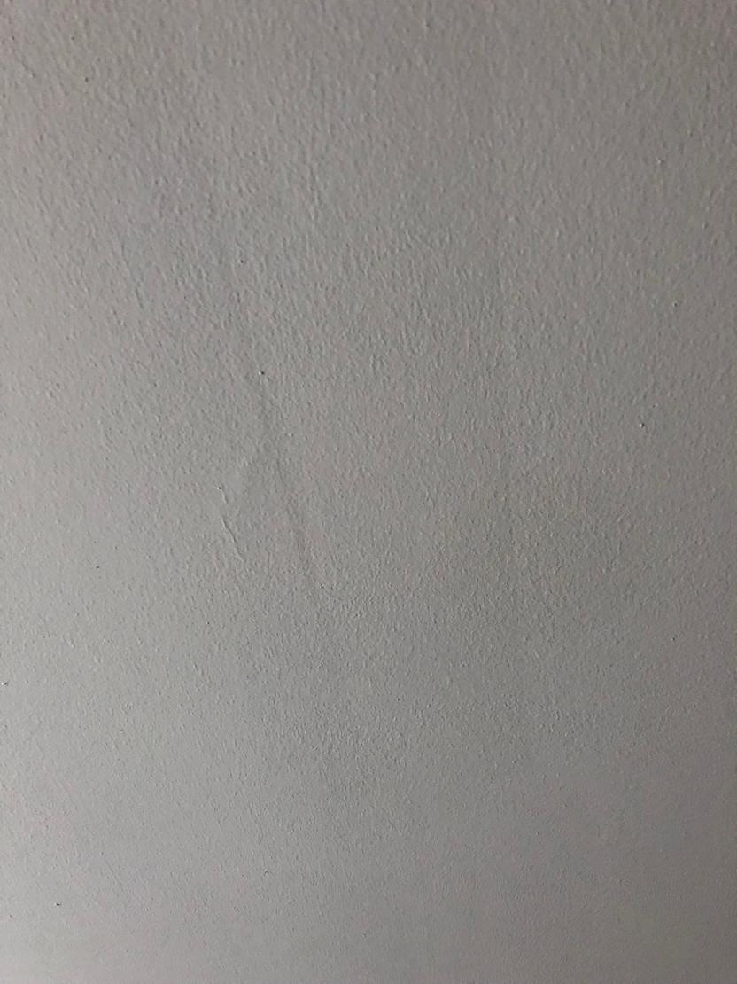 Drywall Seams Showing in Ceiling: Quick Fixes to Hide Flaws