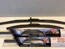^Top: OEM Lexus windshield wipers. Bottom: Bosch ICON 26A18A windshield wipers.