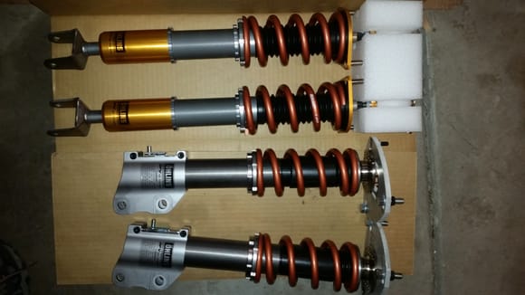 Ohlins DFV with swift 12/14k springs and custom valving. Ciroracing caster plates