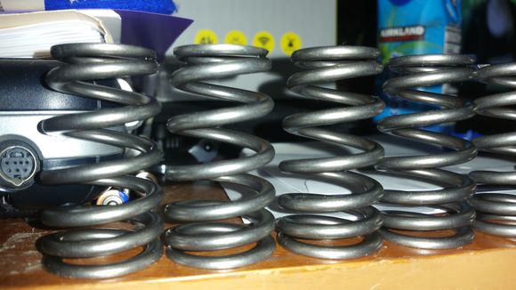 Middle 2 are 1mm taller.