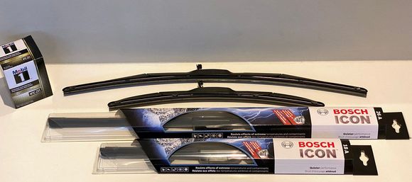 ^Top: OEM Lexus windshield wipers. Bottom: Bosch ICON 26A18A windshield wipers.