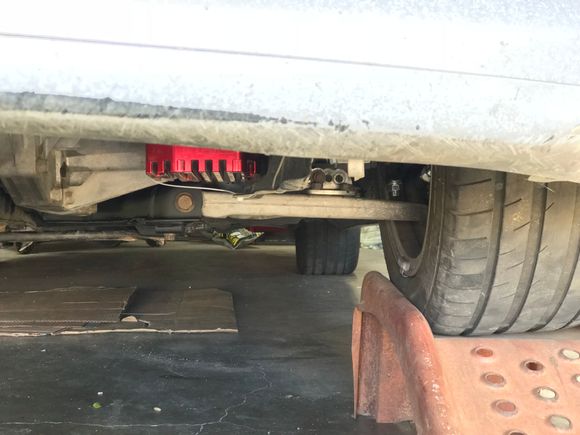 Drivers side LCA angle.