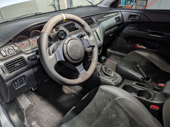 Fancy'ed up the ole steering wheel. Came out really good. I now brag to my wife about my hot boi sewing skills.