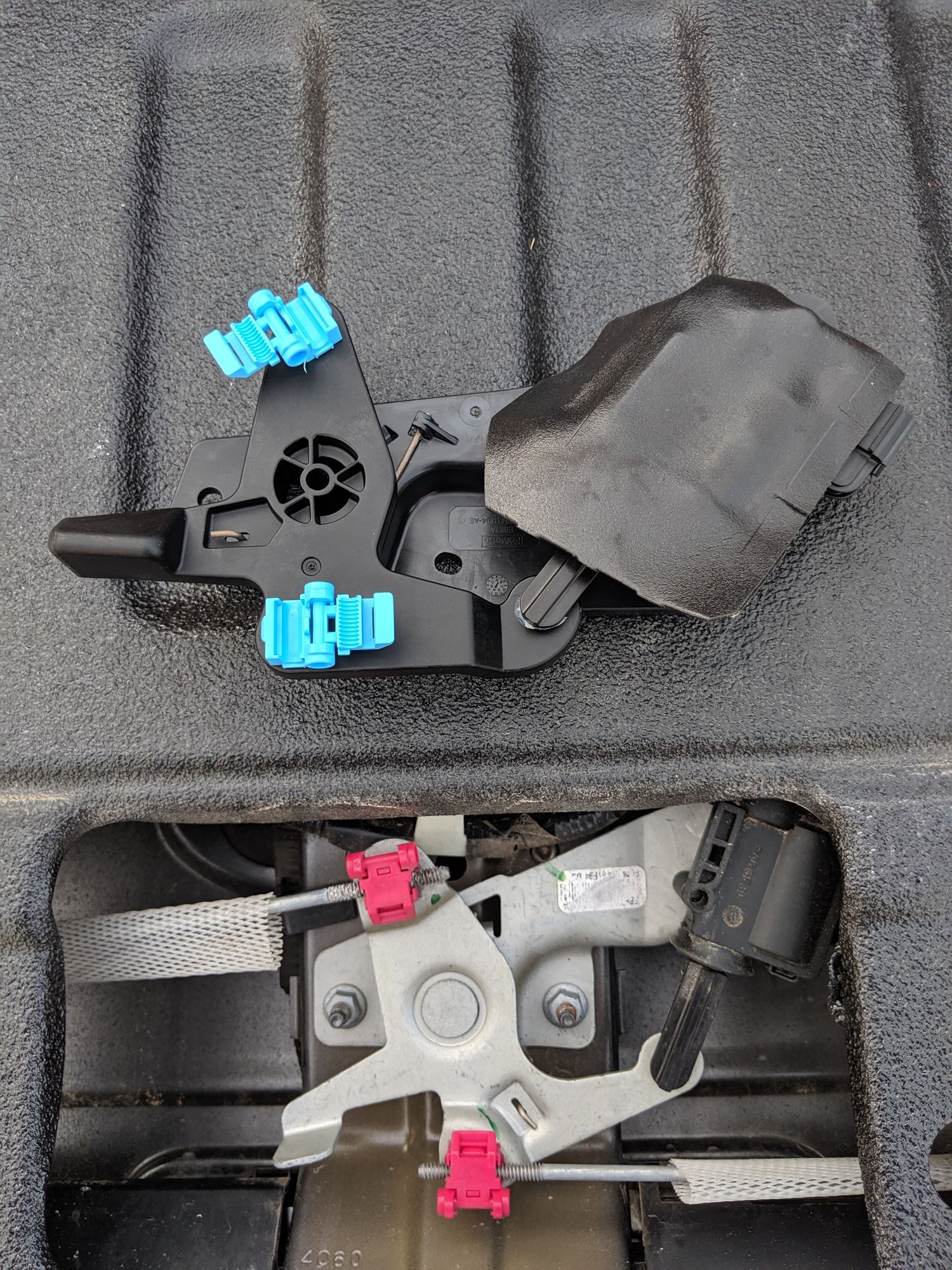 How To Install Ford F150 Tailgate Actuator