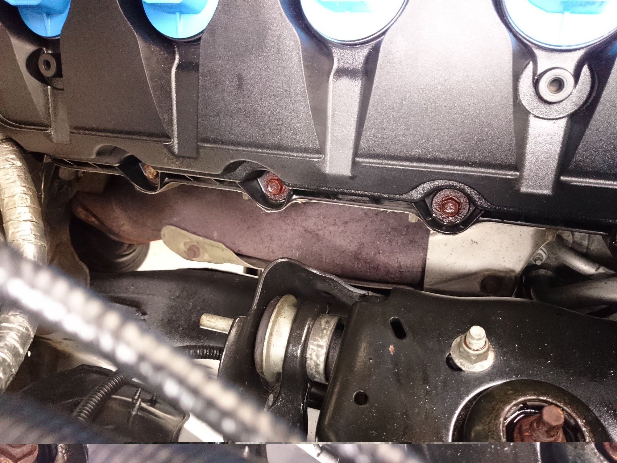 Removing the valve cover bolts for a good cleaning? Ford F150 Forum