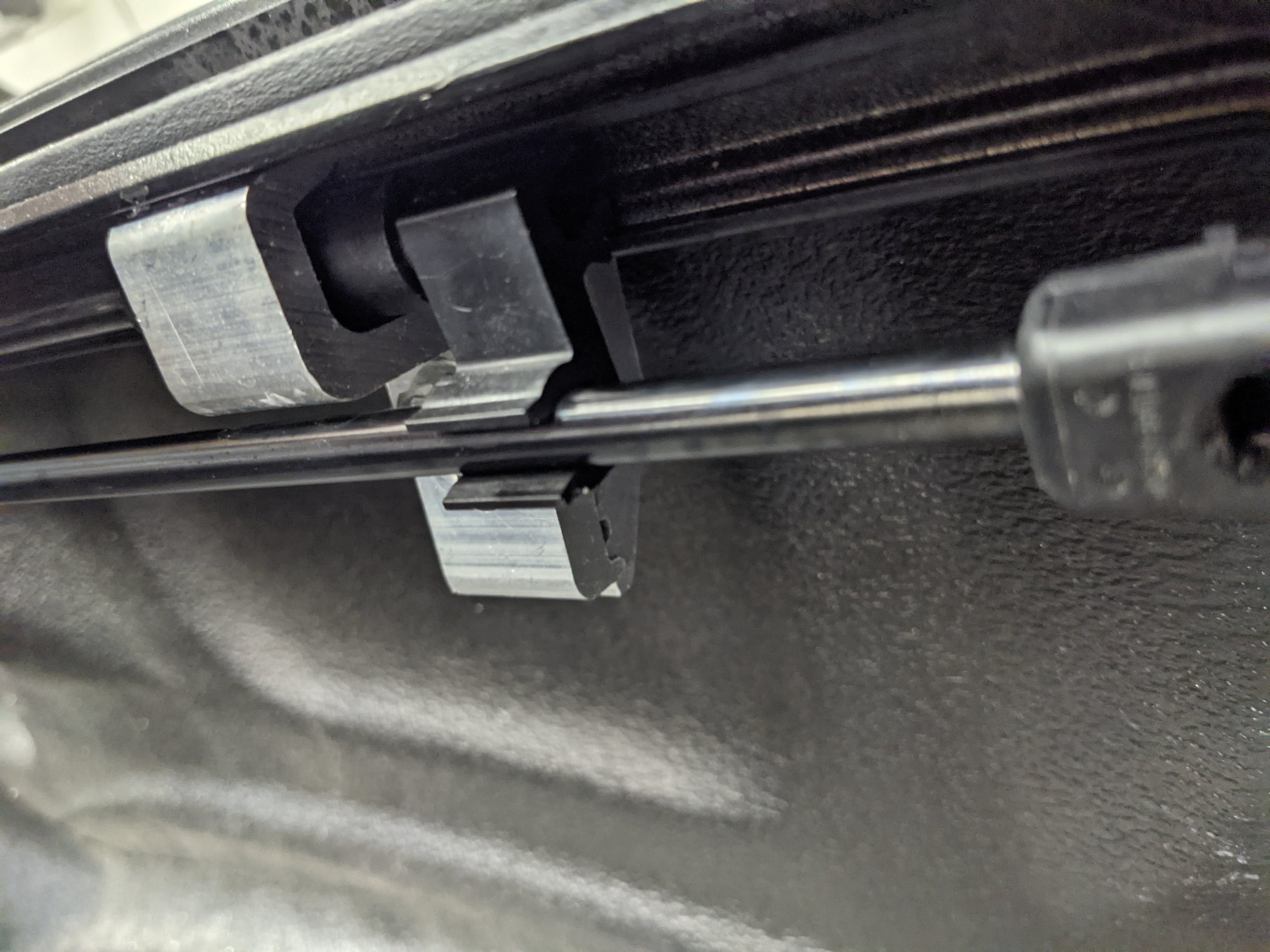 Undercover Tonneau Prop Rod Clip - Ford F150 Forum - Community of Ford  Truck Fans