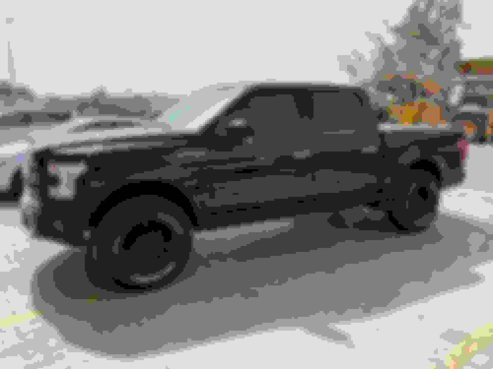 Black Limited truck White letters on tyre or blacked out? Page 2