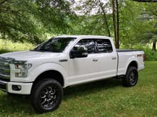2015 F150 Platinum SCrew with Rancho Lift