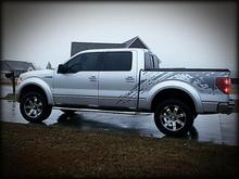 bushwacker Extend a flares... Raptor style splash graphics... 20 inch Cepek wheels with Goodyear Duratracs..285-60-20
2 inch auto spring spacer level