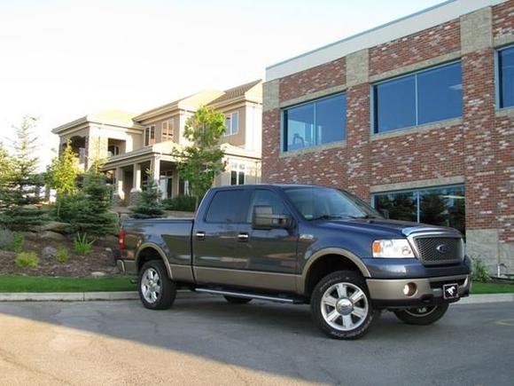 06 Lariat... w/ Bilstein 5100s, Firestone Ride-Rites, Magnaflo, '08 Trailer Tow mirros