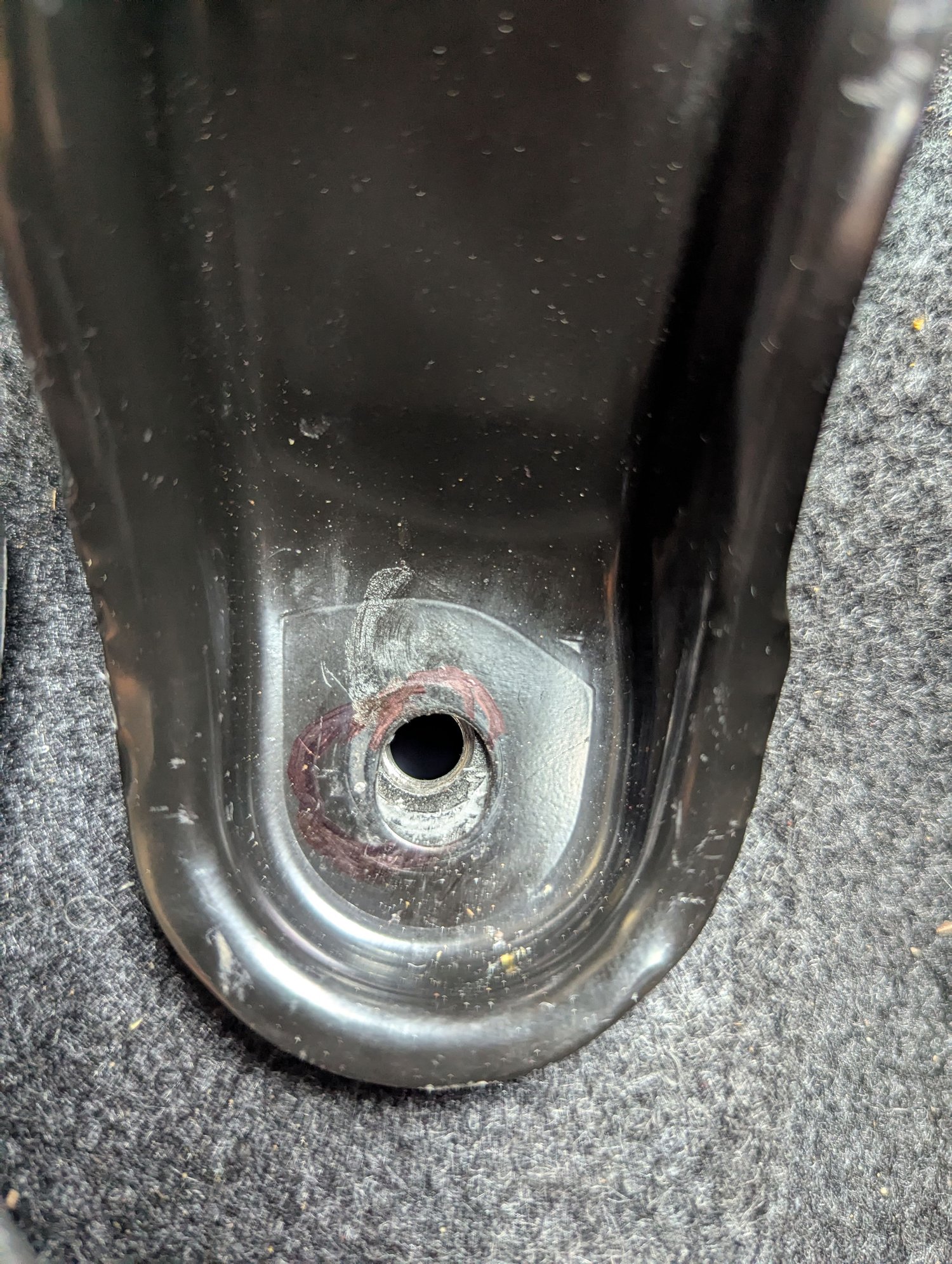 The rear outer bracket has to be slightly enlarged as it doesnt line up properly.