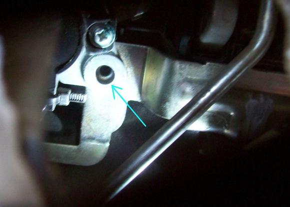 Missing screw? No!