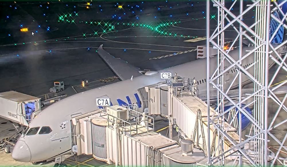 There is an antenna for wifi on N61103. The amenities on the flight to nowhere this week showed Panasonic for the wifi.