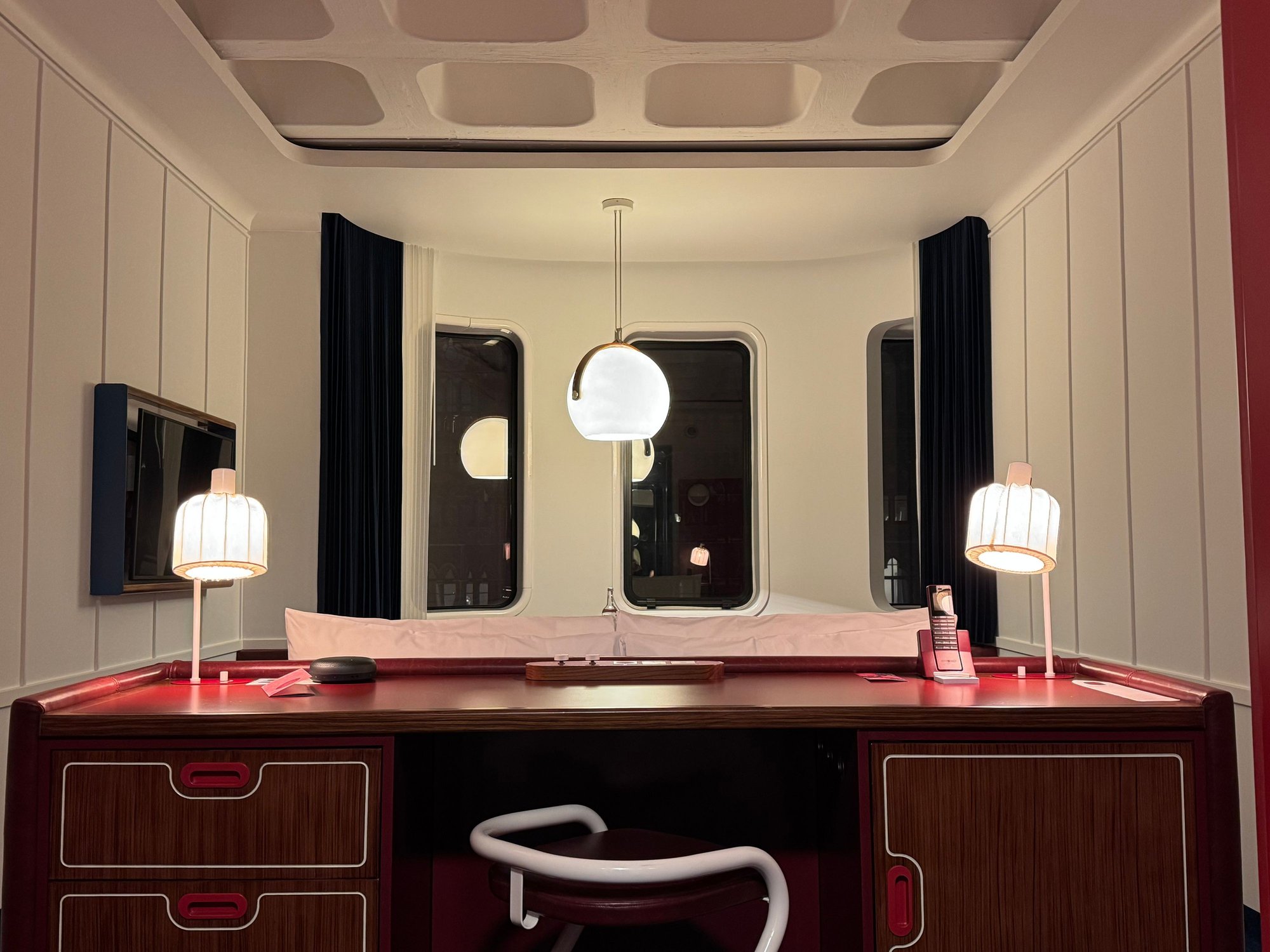 Very quirky design, I like it quite a bit