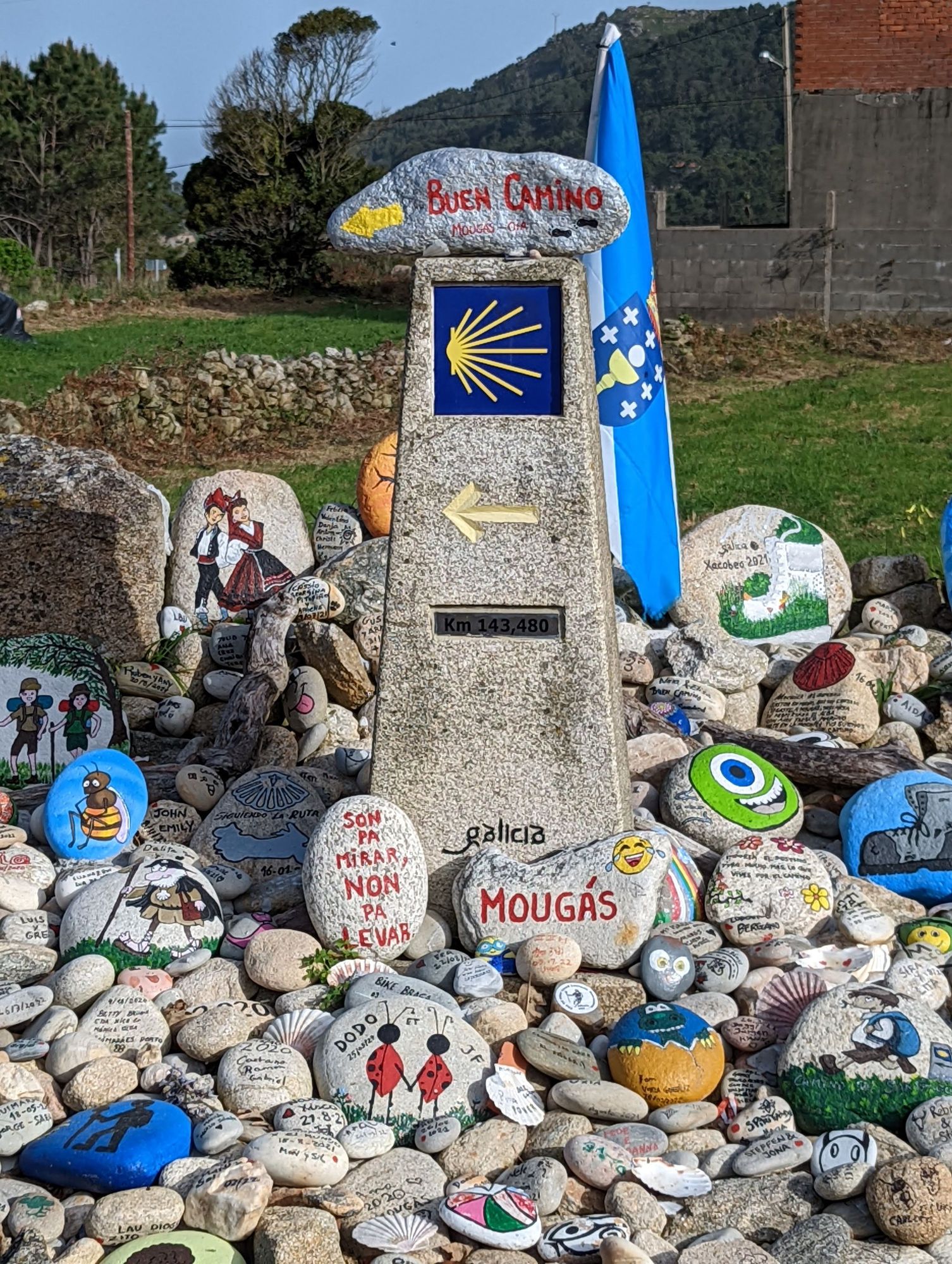 The ubiquitous (& beautiful) Fleur de Lis - Australian Friends of the Camino