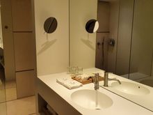Executive room bathroom