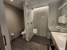 King suite bathroom