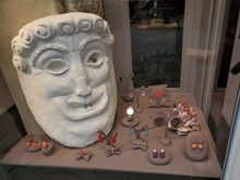 The quaint one-eyed bust