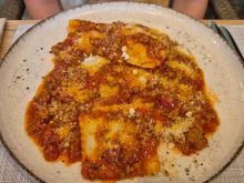 Ravioli ricotta with ragú. 