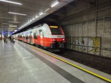 Another Siemens Desiro as REX7 here departing Wien Mitte