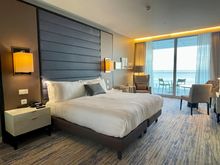 1 King Bed Premium Ocean View