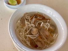 Fish cake and round rice noodles 