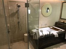 Seperate shower with one button touch flow control