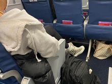 Take-off - bag is blocking the egress, not even close it under the seat