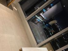 Ushin bathroom has crazy views too!