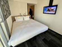 King Bed Standard Room (Corner Type)