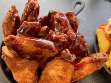 Tex-Mex chicken wings with barbecue sauce
Alitas de pollo Tex-Mex con salsa barbacoa €14
