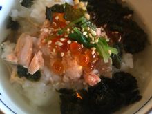 This dish had salmon flakes and eggs on top of rice and seaweed; not pictured is the broth that had to be poured on shortly afterwards. The Ikura was extremely fresh and that impressed me given how long it had spent on the plane at that point. This was by far the most delicious part of the breakfast service.