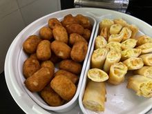 Hot nibbles (rotate daily) 