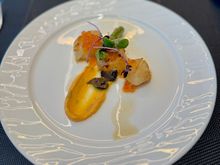 Seared scallops with gochujang butter, shaved black truffle, ikura roe - 10/10 scallop perfectly cooked, overall well executed dish.