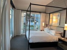 Suite bedroom (balcony is on both sides of this room with four chairs facing the ocean)
