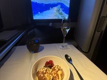 Thought I’d try my luck and ask if there was any ice cream left over and to my surprise there was! Have read that it can be common for only a few scoops to be loaded for the entire cabin…