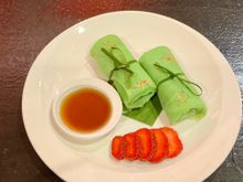 Dessert - kueh dadar and fresh strawberries 