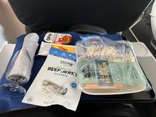 United Express LGA-ORD snack
