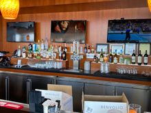 The bar is staffed : could not find any price list on displsy whatsoever ..... 