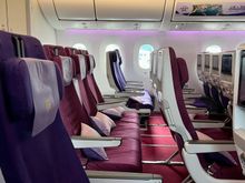 Very standard Dreamliner interior.