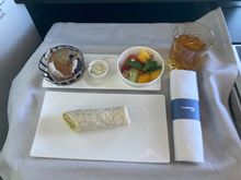 The light meal couldn’t get much smaller. Iranian chicken had a decent flavour but the muffin was worse than a Costa / Starbucks equivalent 