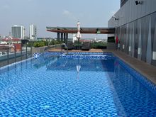 Roof top pool 