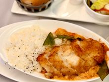 Thai red curry crispy chicken
Sesame jasmine rice.