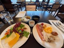 I located it next to cheese&salad.