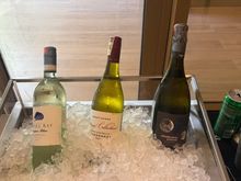 Happy Hour, white wines and prosecco