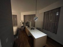 Similar and nice oversized desk to the King Deluxe