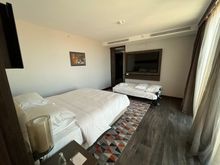 Quite: Bedroom with rollaway